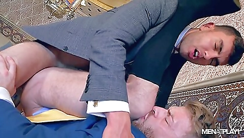 Blonde beauty enjoys a real estate broker with passion