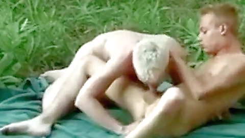 Big cock amateur blonde gets deepthroated and cum over
