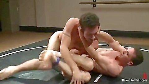 Hot slut gets her ass torn down and her ass hole fucked