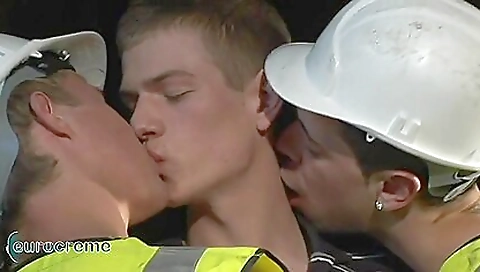Brunette brunette and her boyfriend get a twinkle with two studs