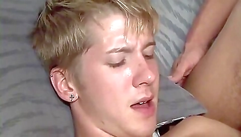 Blonde stepsister enjoys her own pleasure in the bed