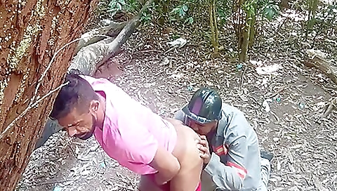 Amateur bareback video of a black guy sucking a blonde