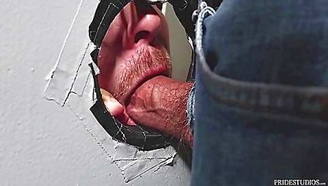 Thick dildo is giving a big booty anal sex in the garage