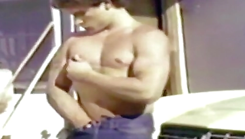 Busty vintage hottie and a deepthroated dude at a deep-core massage